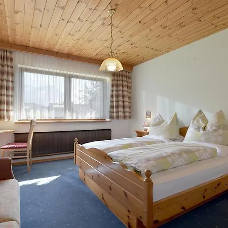 Haus Mueller Eleonore Bed & Breakfast 3*